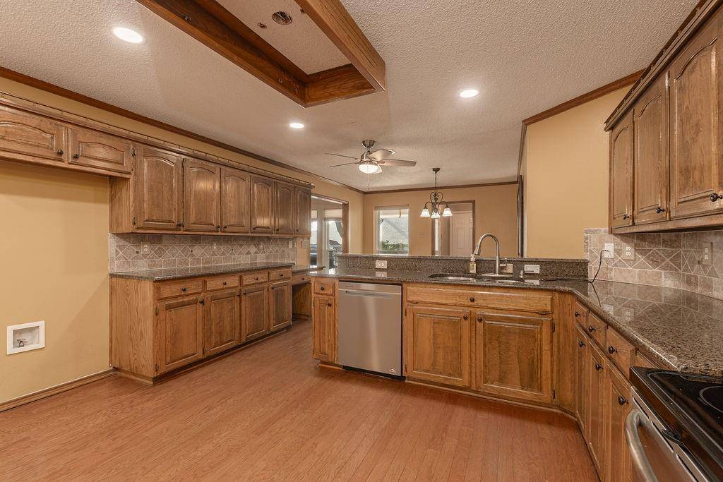102 Fairway Lane, Crandall, TX 75114