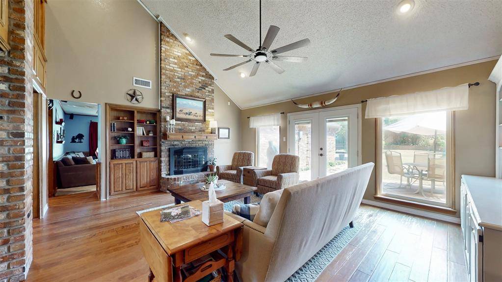 20 Creekmere Drive, Trophy Club, TX 76262