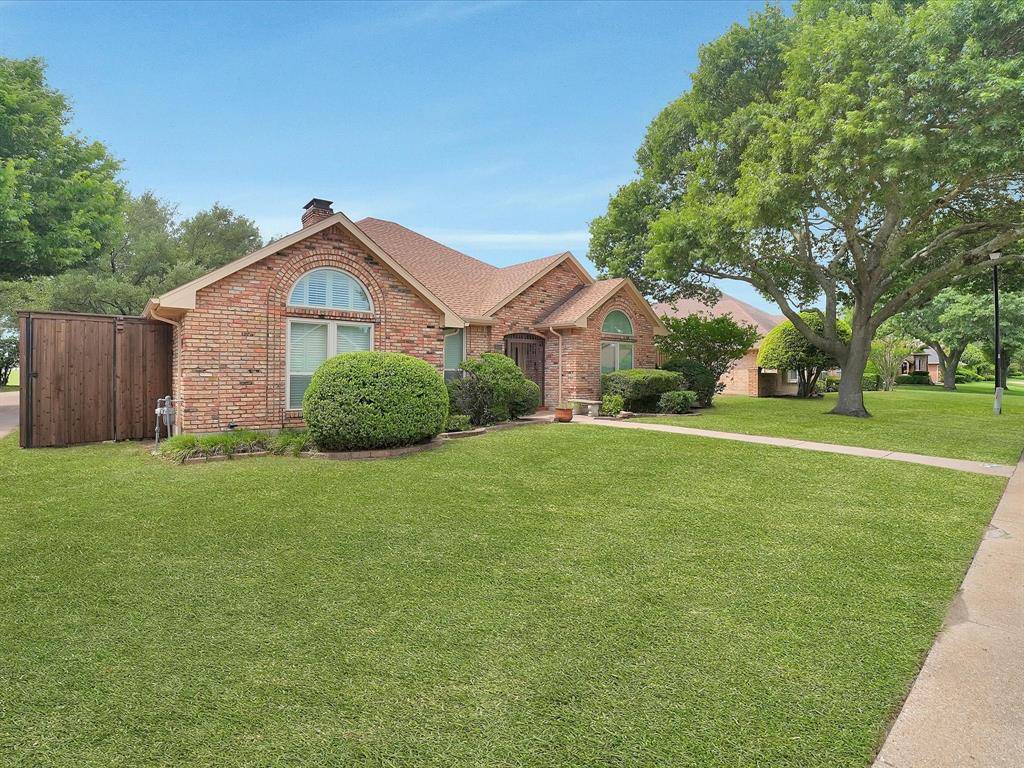 1304 Carriage Creek Drive, Desoto, TX 75115