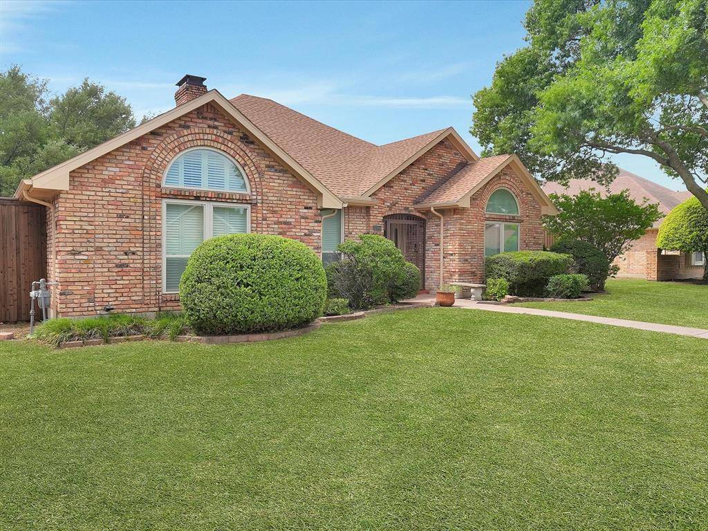 1304 Carriage Creek Drive, Desoto, TX 75115