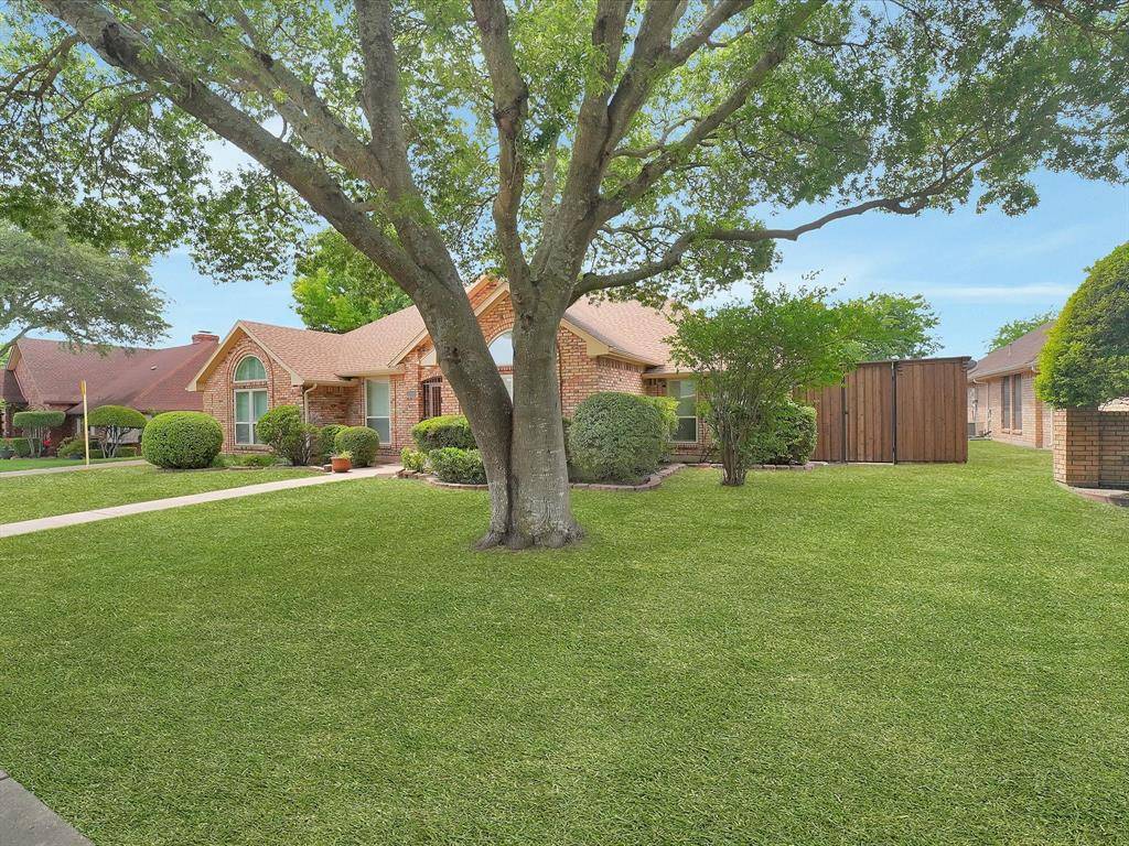 1304 Carriage Creek Drive, Desoto, TX 75115