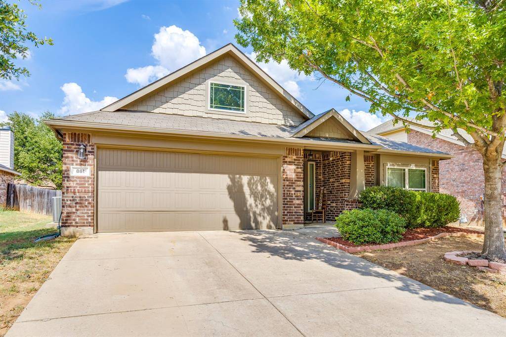 881 Oarlock Drive, Crowley, TX 76036