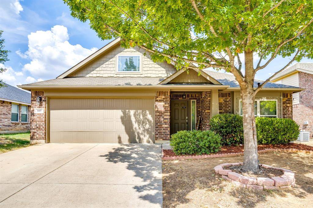 881 Oarlock Drive, Crowley, TX 76036