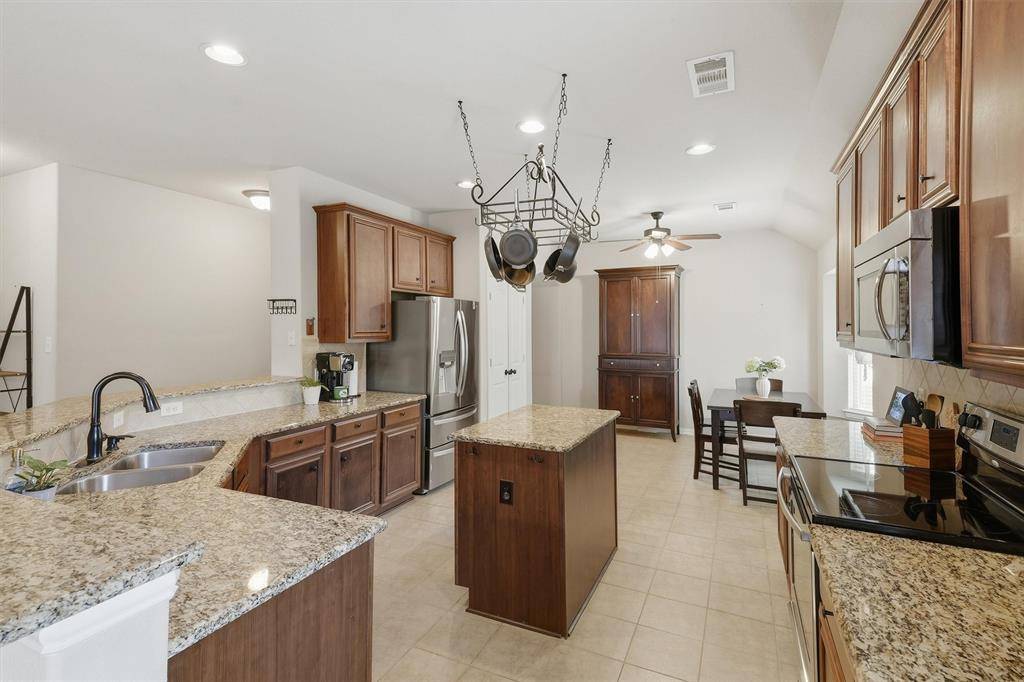 8649 Running River Lane, Fort Worth, TX 76131