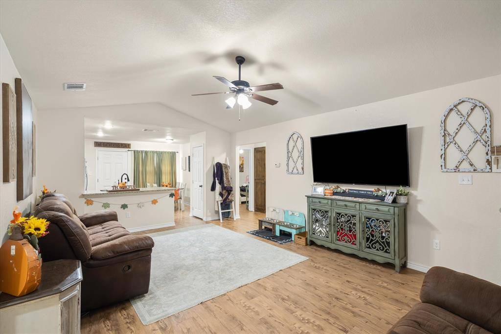543 Foster Street, Canton, TX 75103