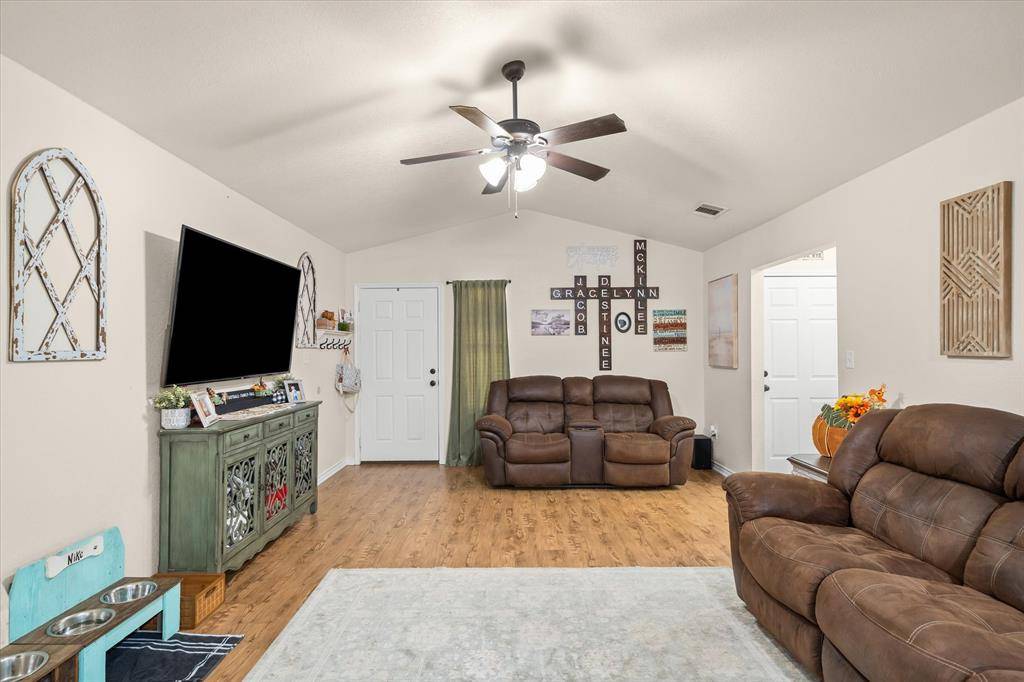 543 Foster Street, Canton, TX 75103