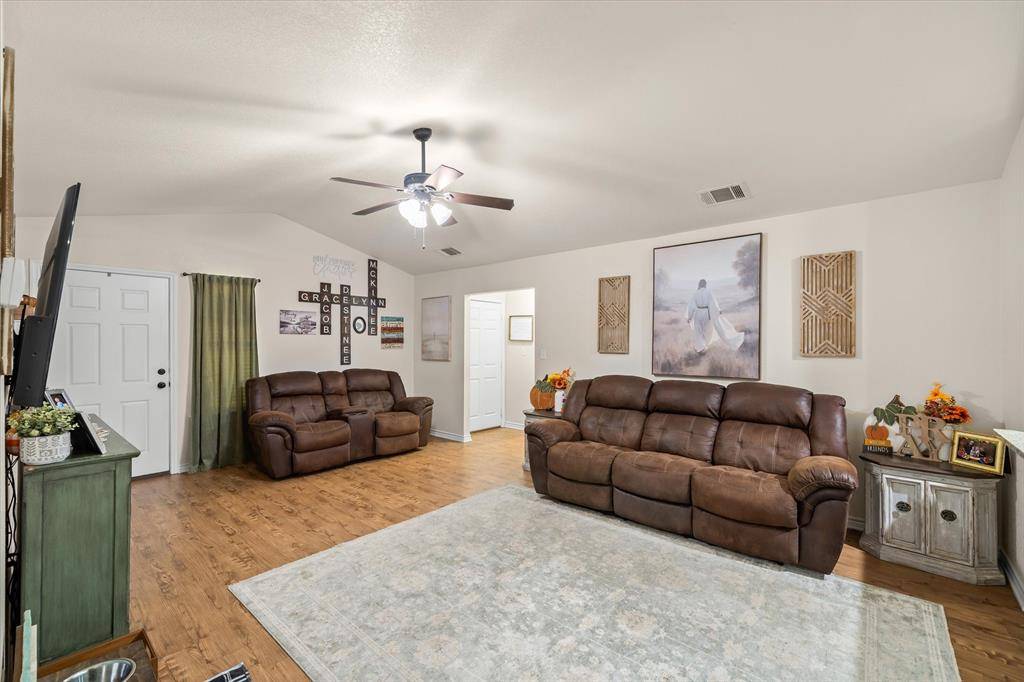 543 Foster Street, Canton, TX 75103