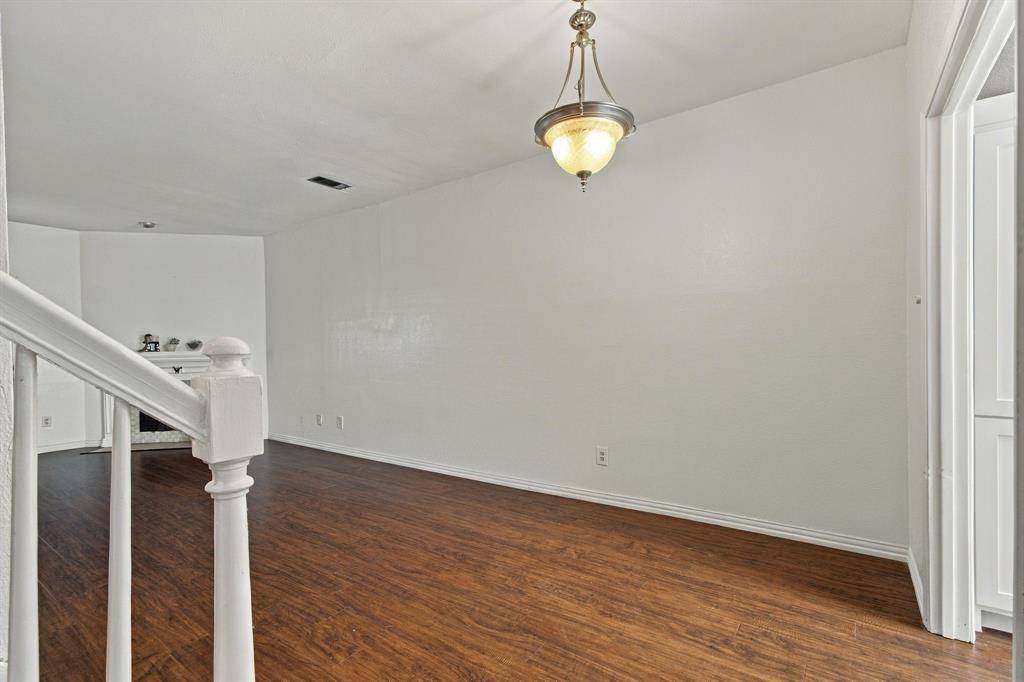 3550 Country Square Drive #304, Carrollton, TX 75006