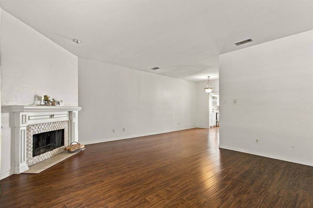 3550 Country Square Drive #304, Carrollton, TX 75006