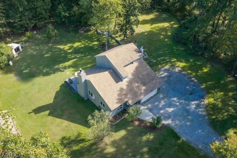 6 Lake Rd, Hampton Twp., NJ 07860