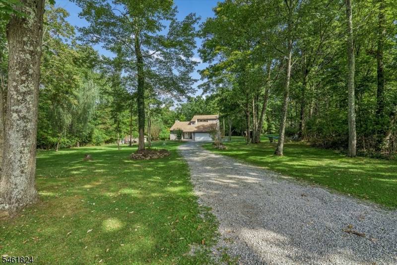 6 Lake Rd, Hampton Twp., NJ 07860