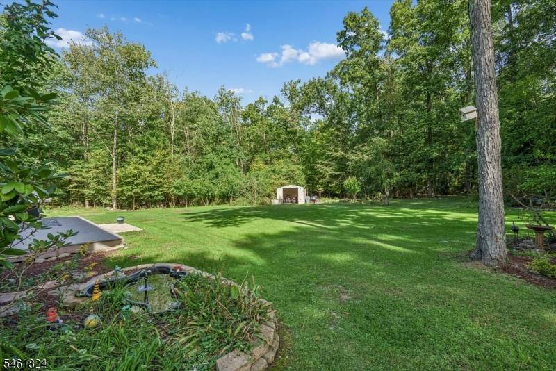 6 Lake Rd, Hampton Twp., NJ 07860