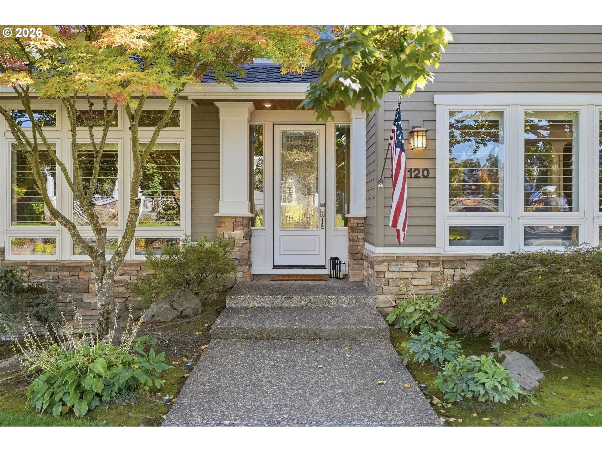 32120 SW WILLAMETTE WAY E, Wilsonville, OR 97070