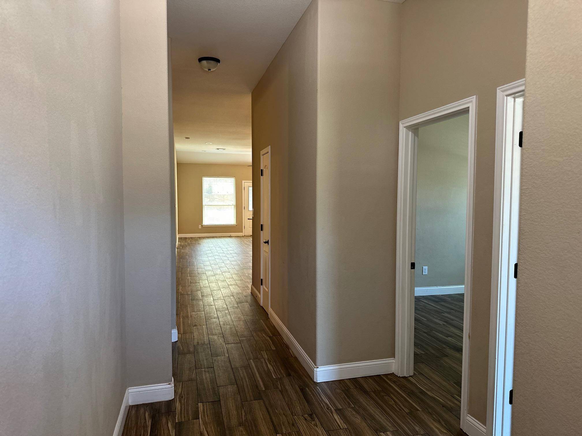 103 S Kanaio DR #B, Bastrop, TX 78602