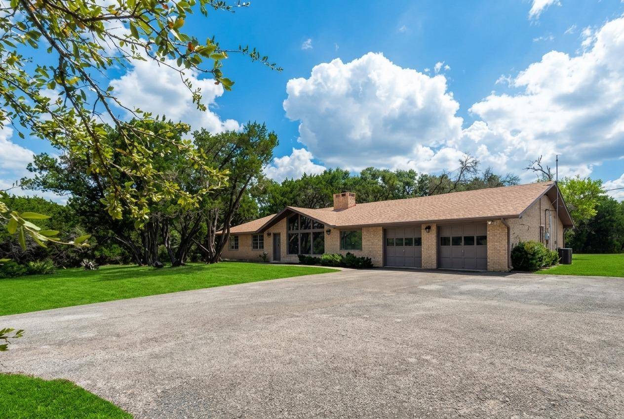 121 Merrywood LN, San Marcos, TX 78666