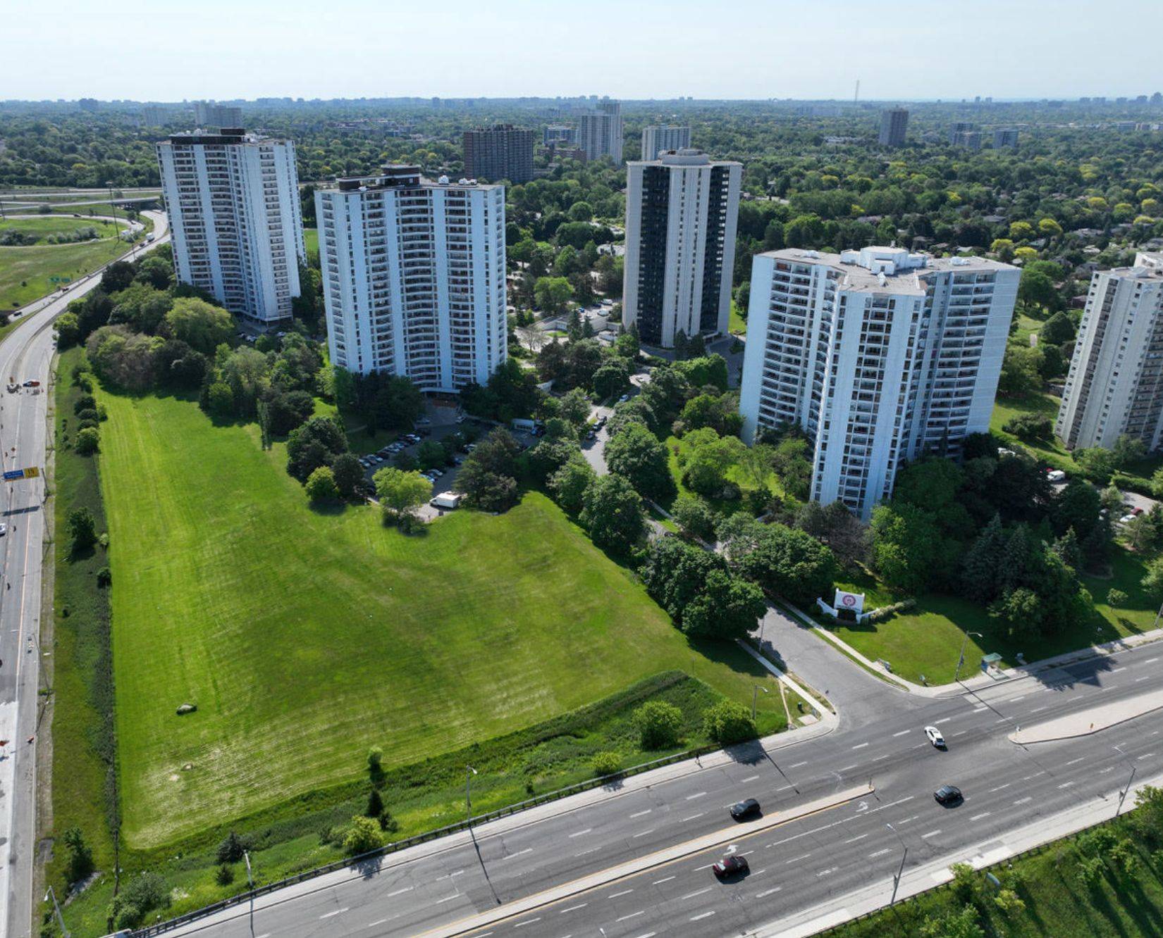 150 Graydon Hall DR #1608, Toronto C13, ON M3A 3B3