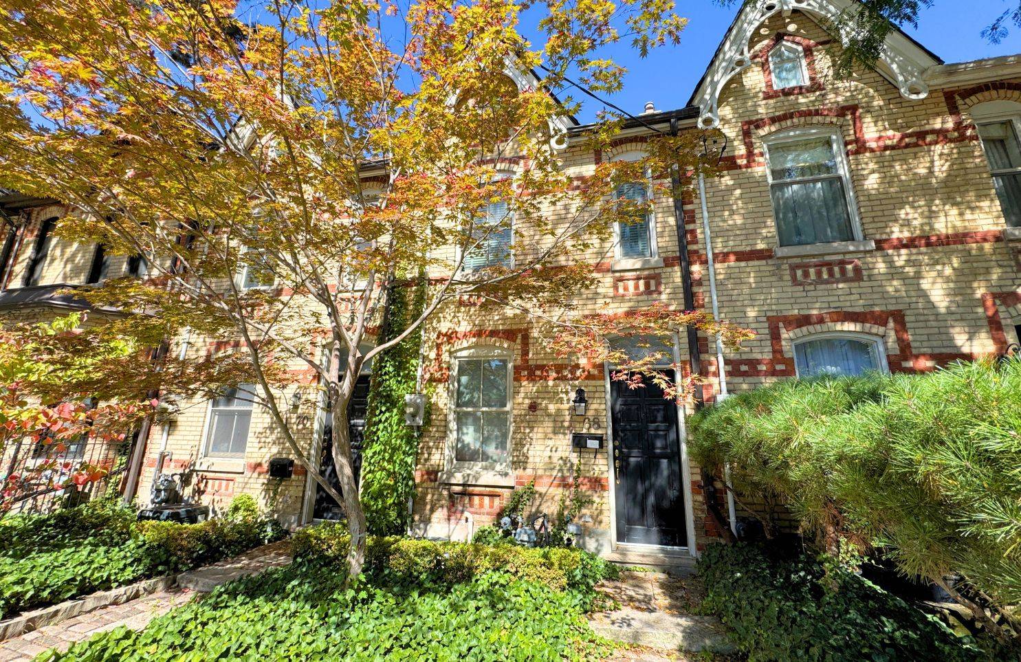 68 Belmont ST, Toronto C02, ON M5R 1P8