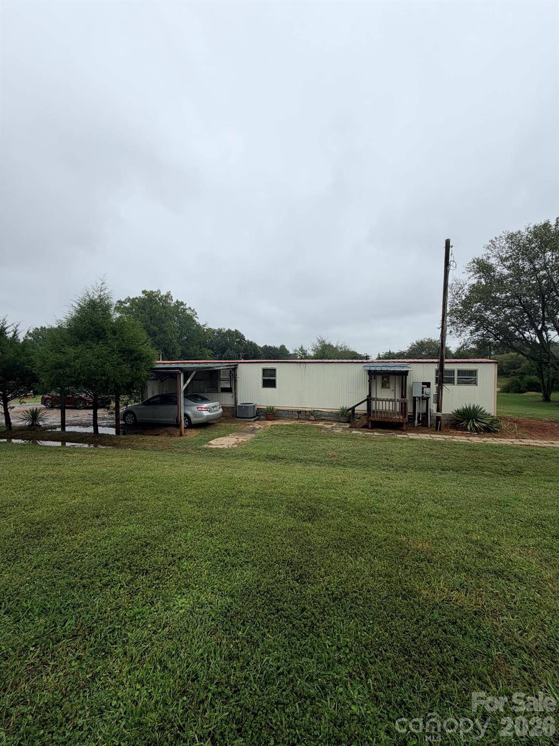 125 Deerfield LN, Statesville, NC 28677