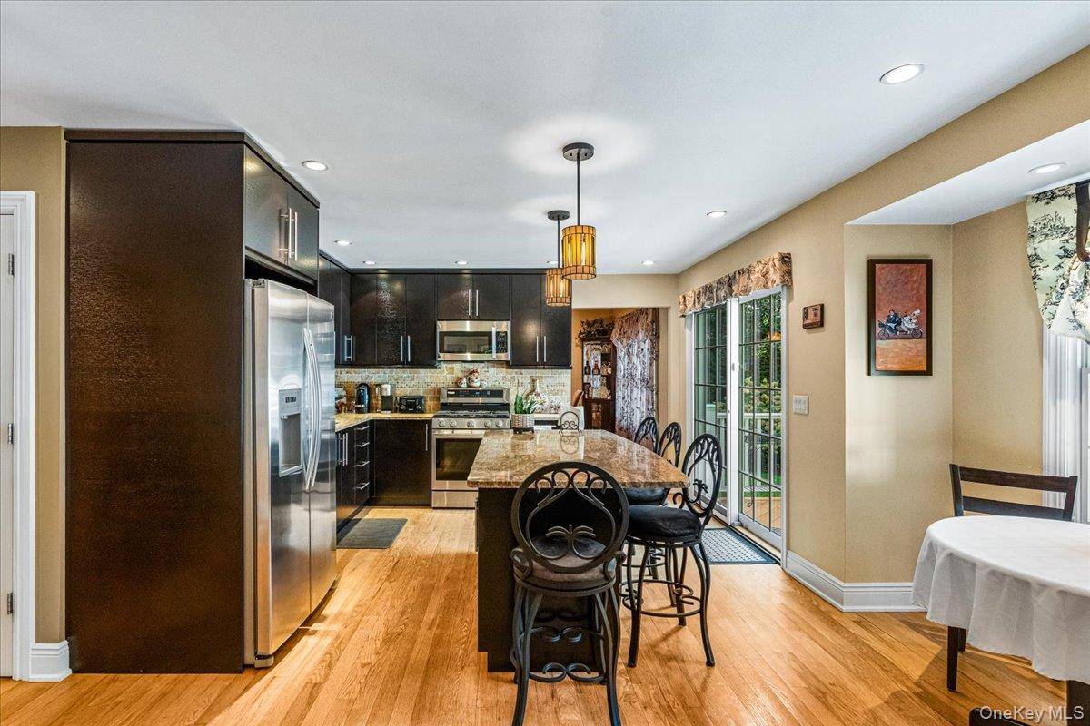 53 State PL, Huntington, NY 11743