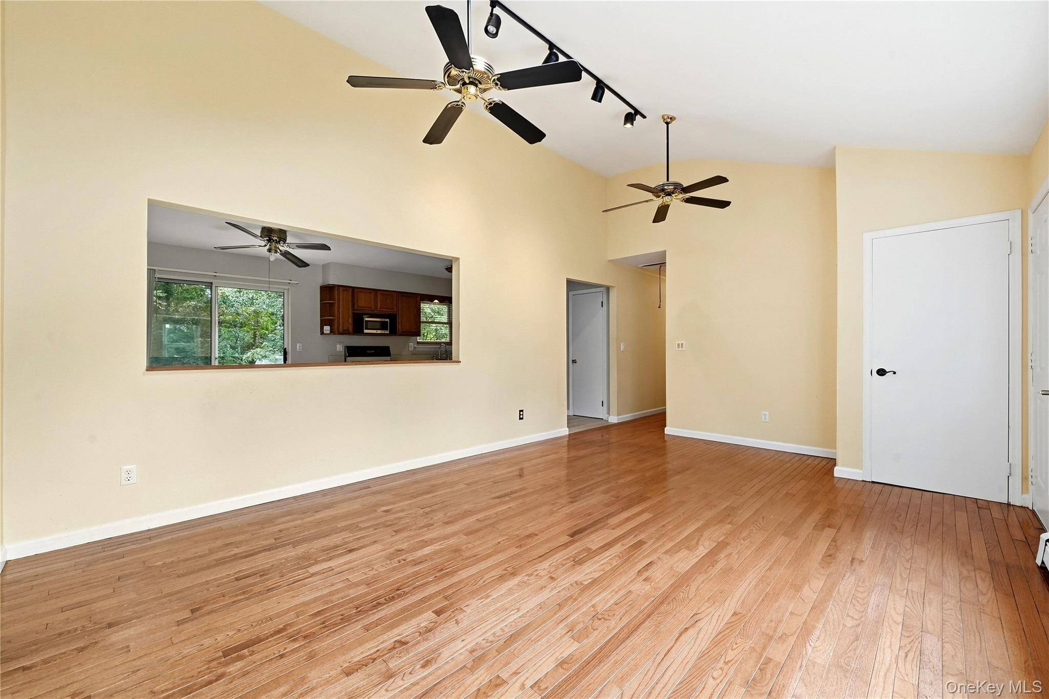 21 Lisa CT, Shirley, NY 11967