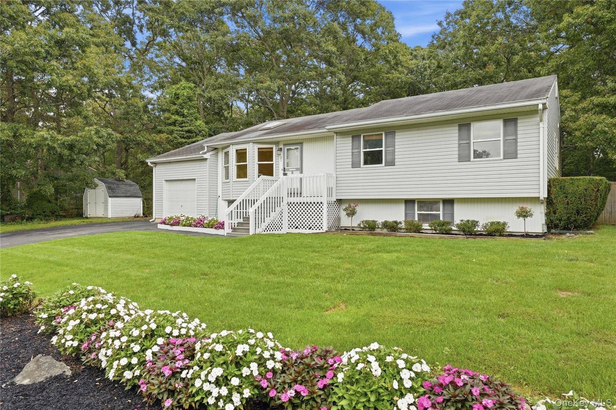 21 Lisa CT, Shirley, NY 11967