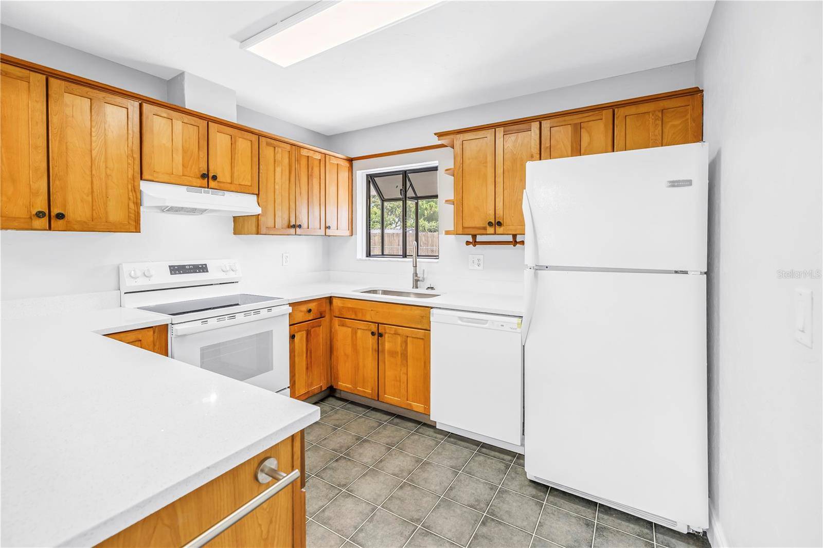 2918 SANDPOINTE DR, Bradenton, FL 34205