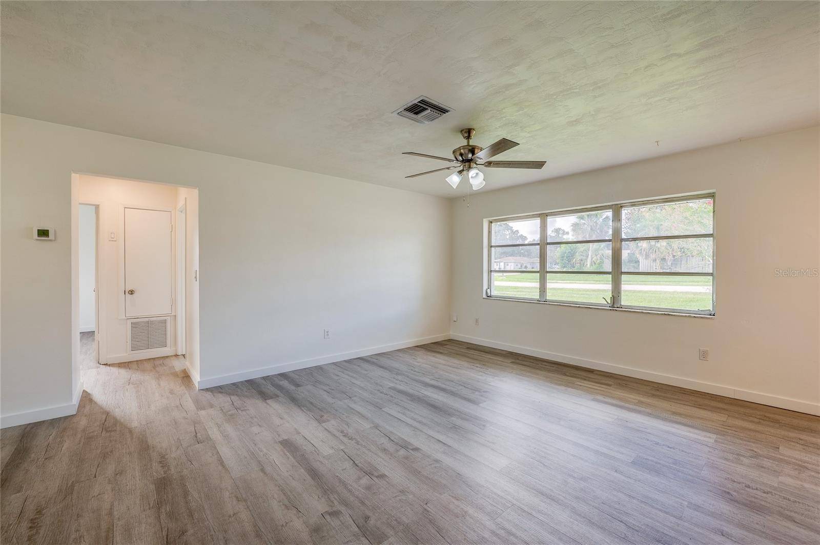 971 N WAYCROSS CIR, Deltona, FL 32725