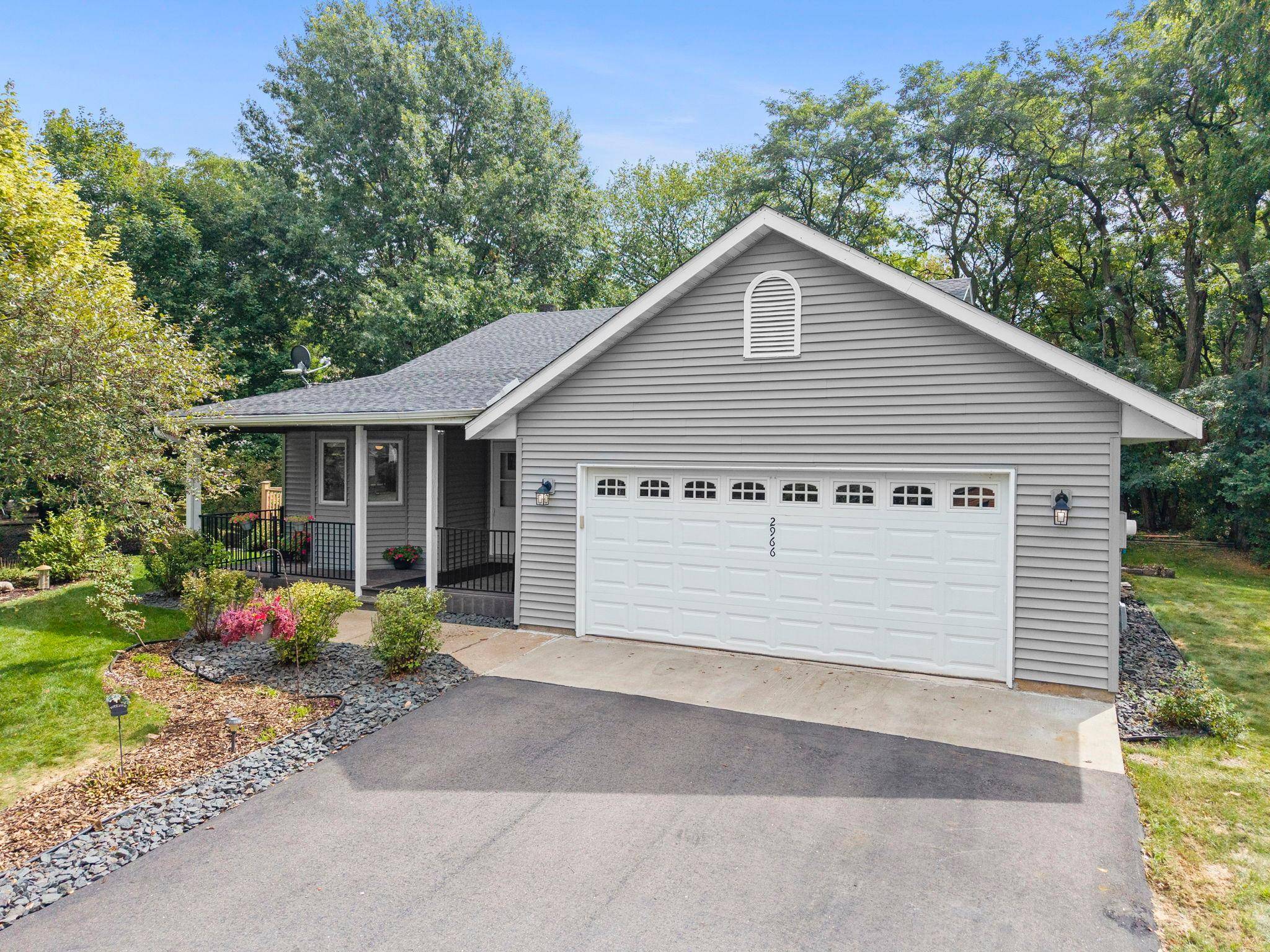 2966 Thunder Bay RD, Little Canada, MN 55117