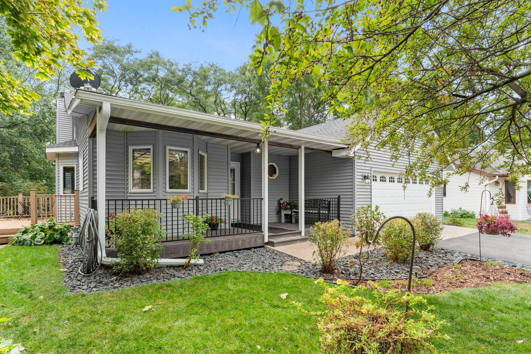 2966 Thunder Bay RD, Little Canada, MN 55117