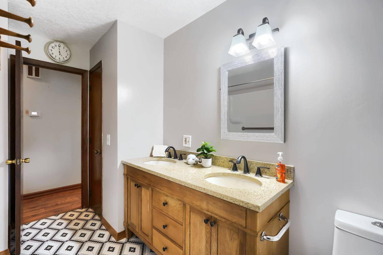 311 Dakota ST W, Vermillion, MN 55085