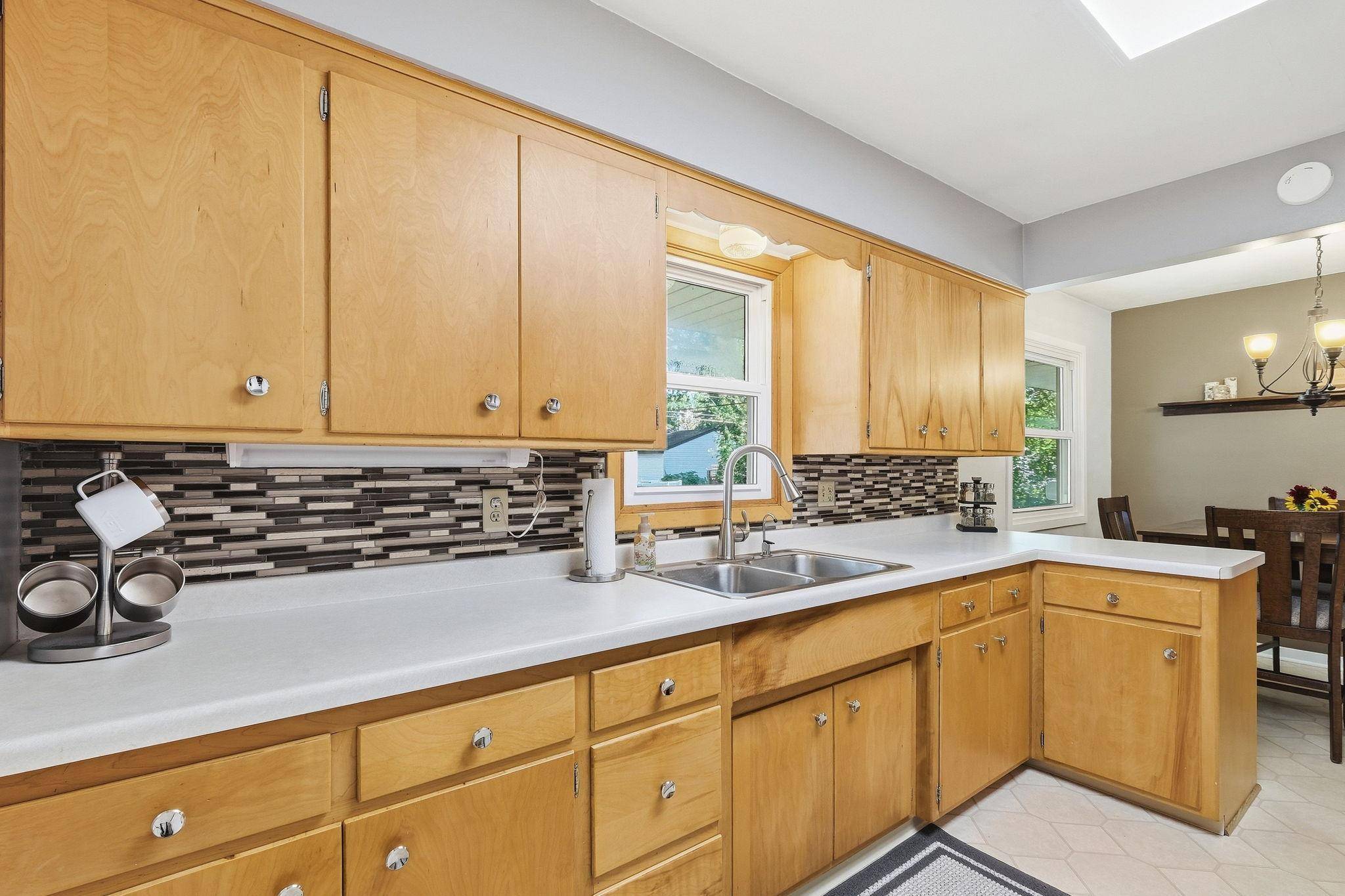 2692 Marion ST, Roseville, MN 55113