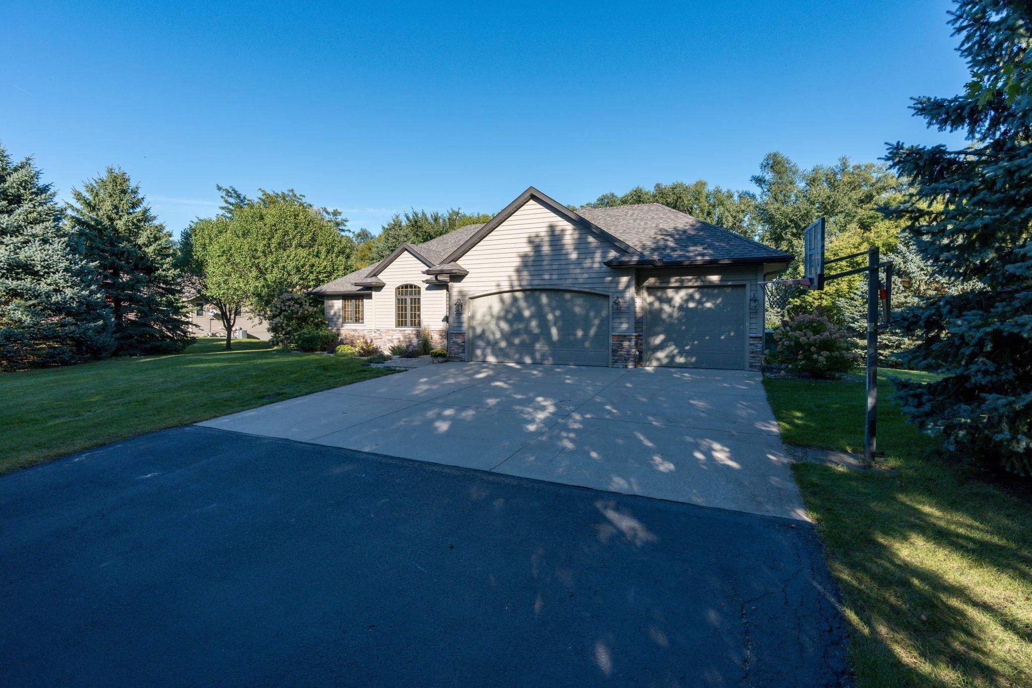 44229 Willow RD, Saint Peter, MN 56082