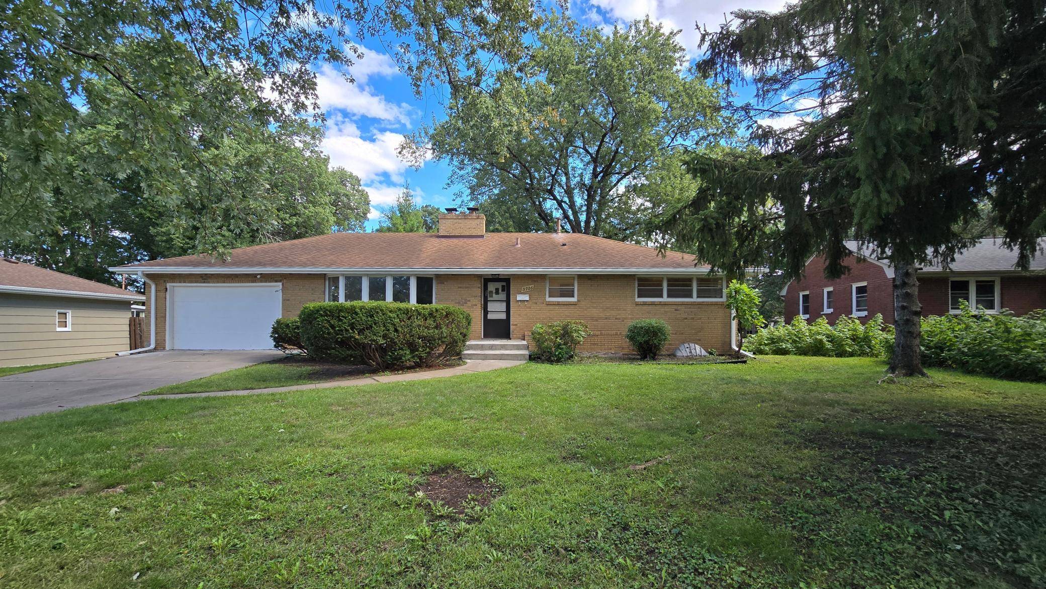 3926 Idaho AVE N, Crystal, MN 55427