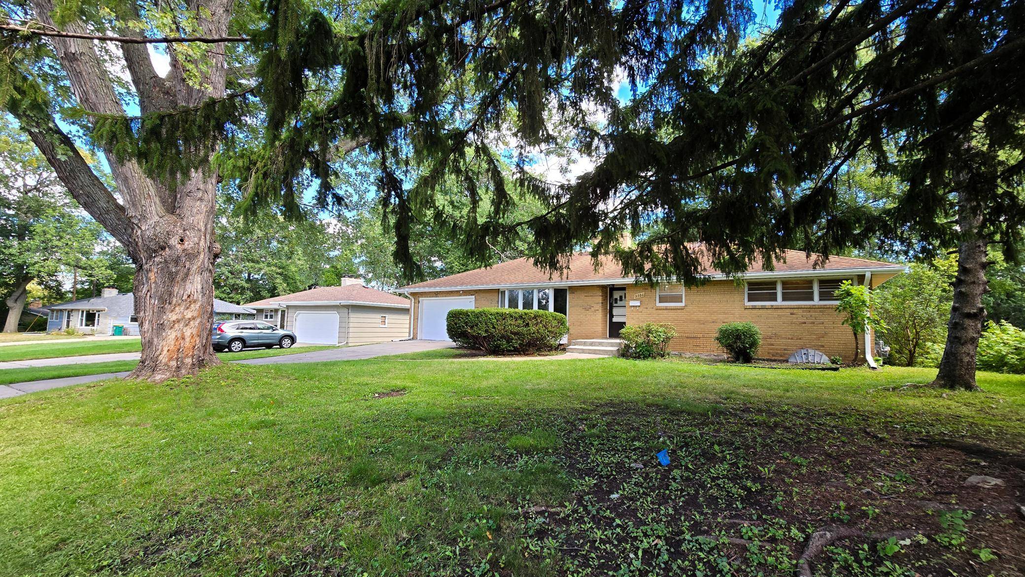 3926 Idaho AVE N, Crystal, MN 55427