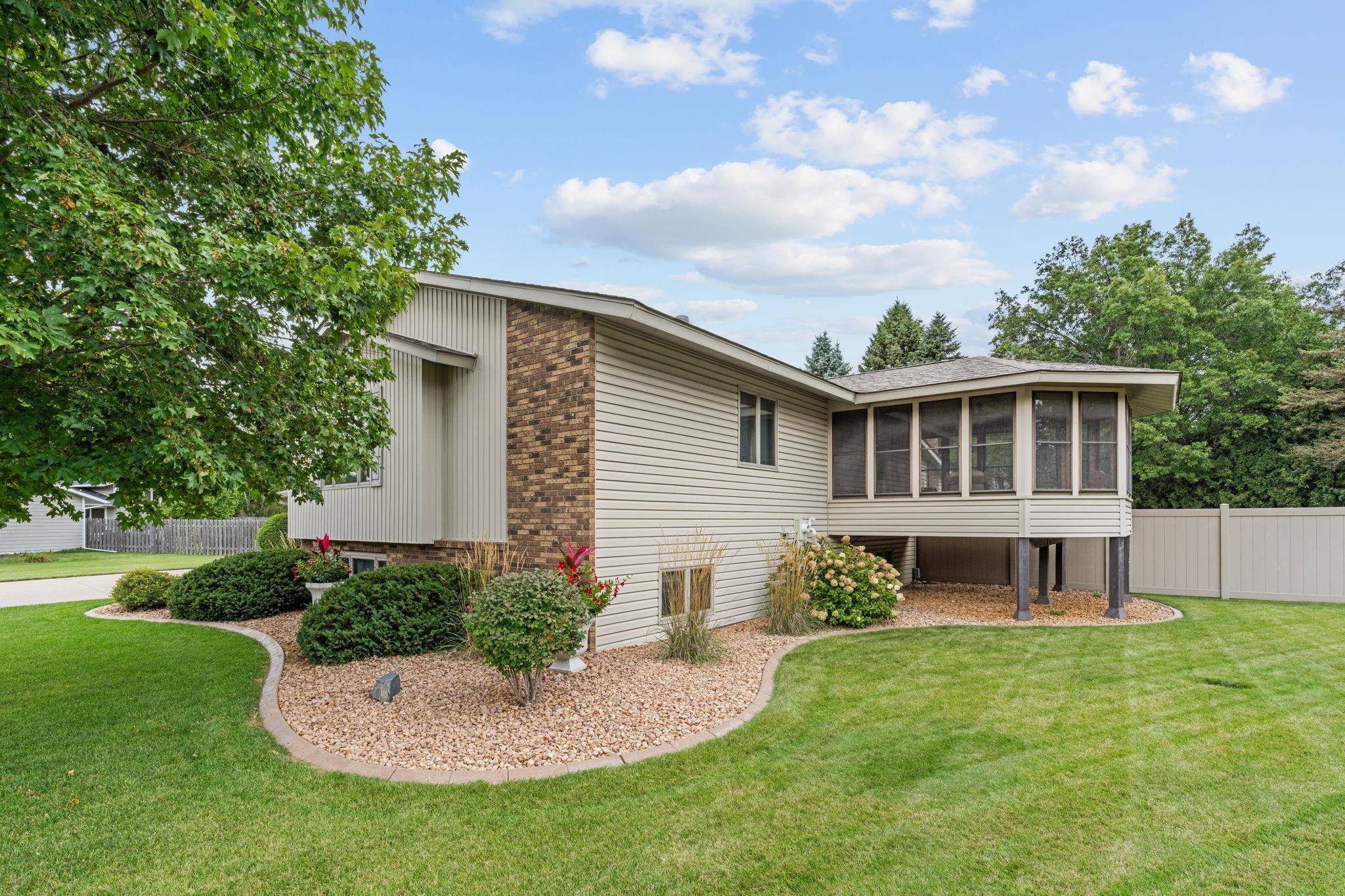 4760 Larson RD, Shoreview, MN 55126