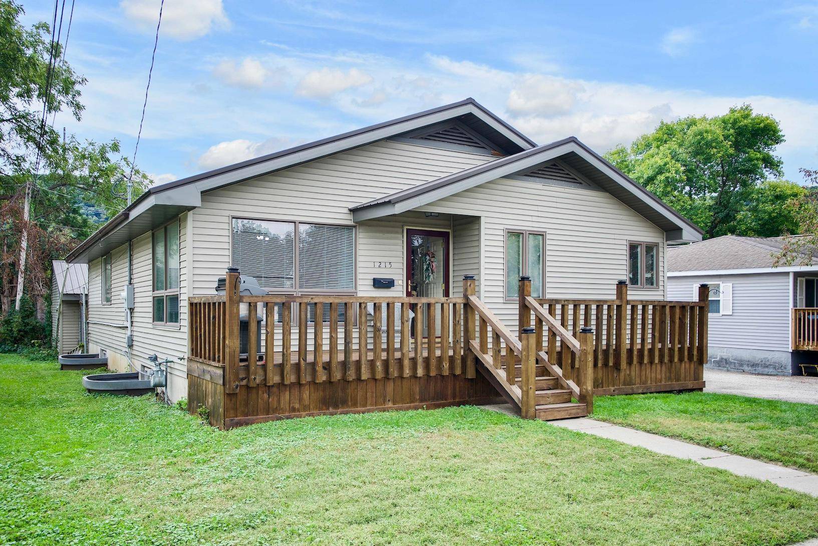 1215 W Mark ST, Winona, MN 55987