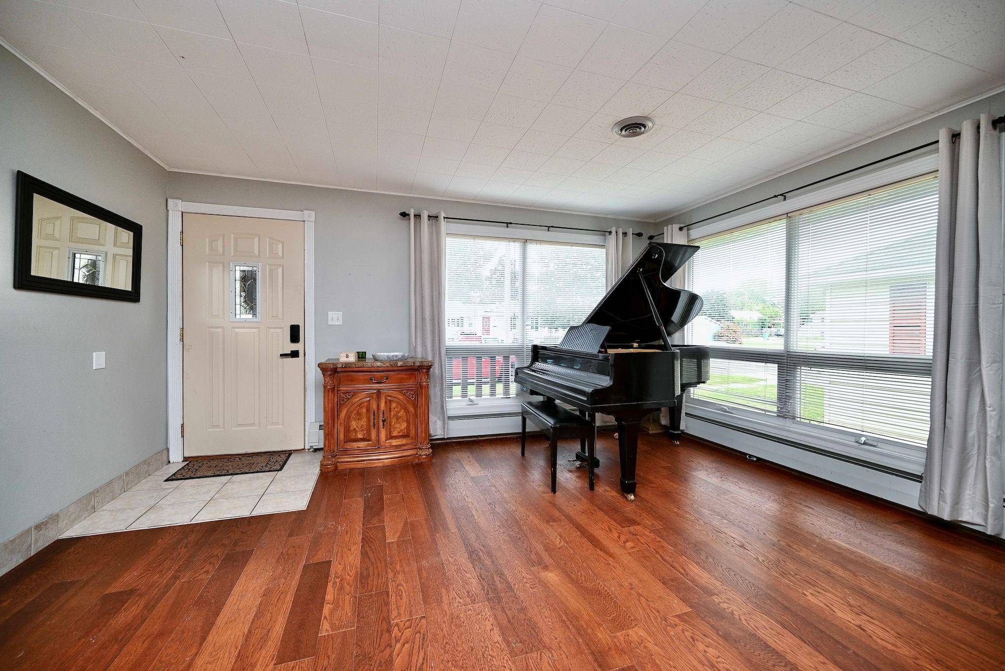1215 W Mark ST, Winona, MN 55987