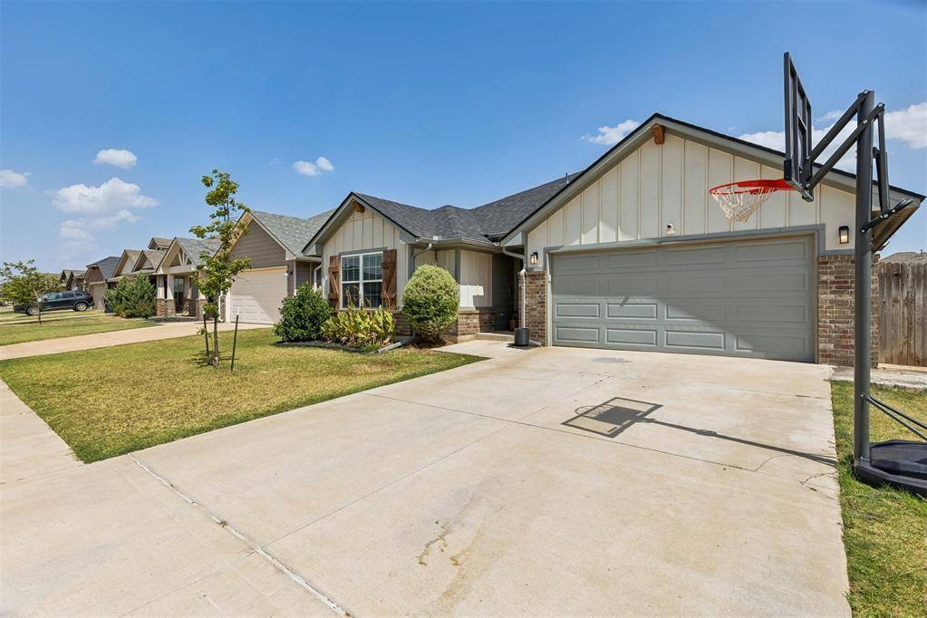 8704 Yassir BTM, Yukon, OK 73099
