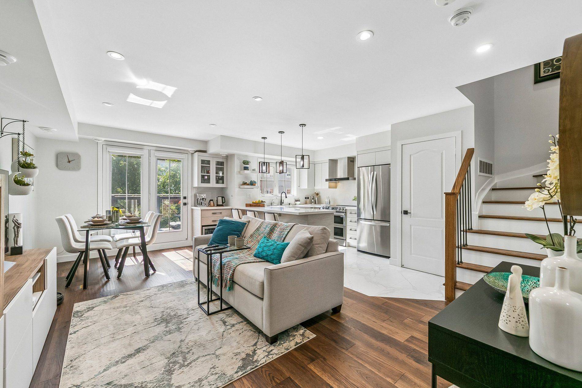 19 Hays BLVD #5, Oakville, ON L6H 0H8