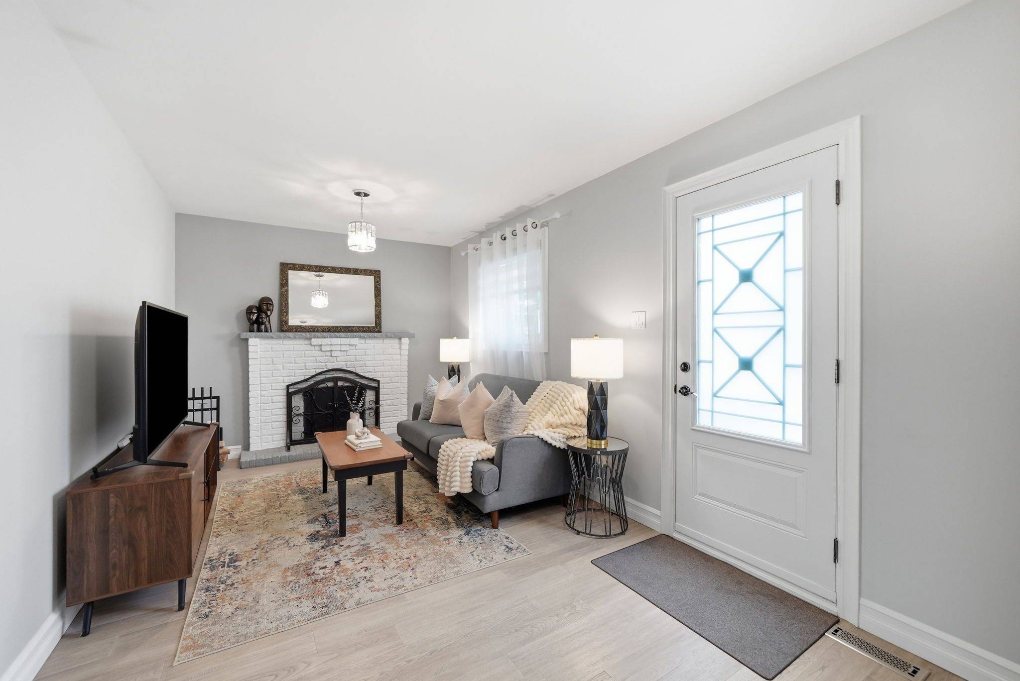 24 Jefferson RD, Brampton, ON L6S 2G8