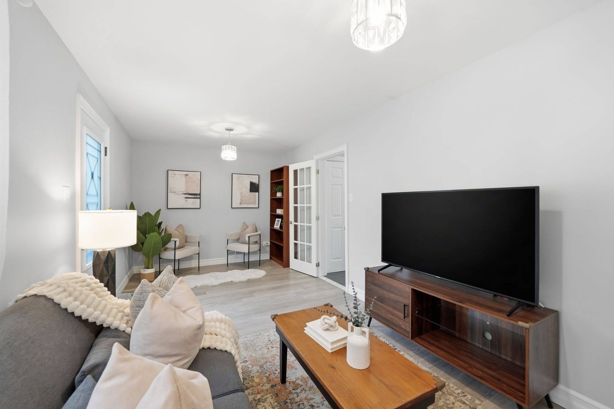 24 Jefferson RD, Brampton, ON L6S 2G8