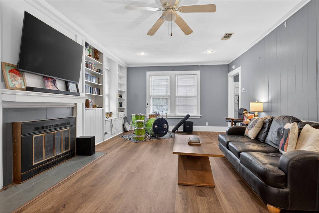 1111 N Austin Street, Denton, TX 76201