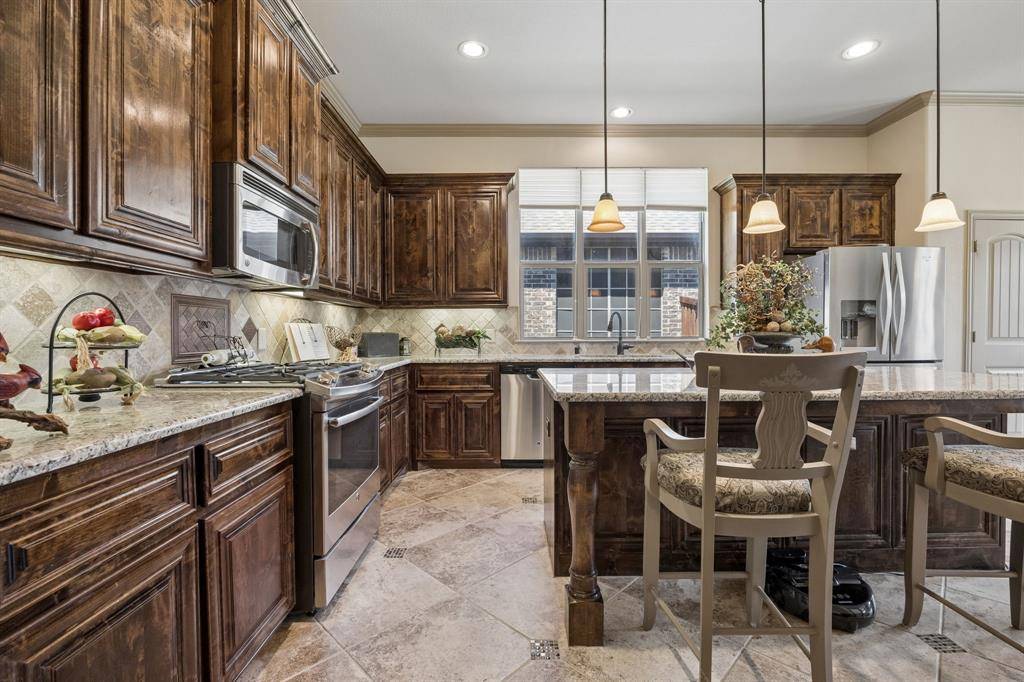 586 Bordeaux Drive, Rockwall, TX 75087
