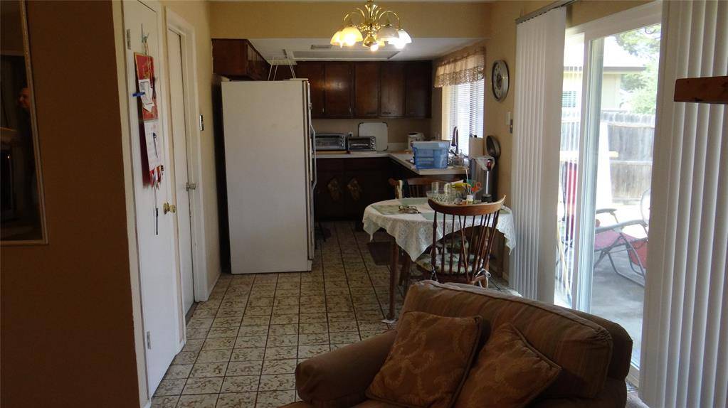 2107 Bordeaux Drive, Carrollton, TX 75007