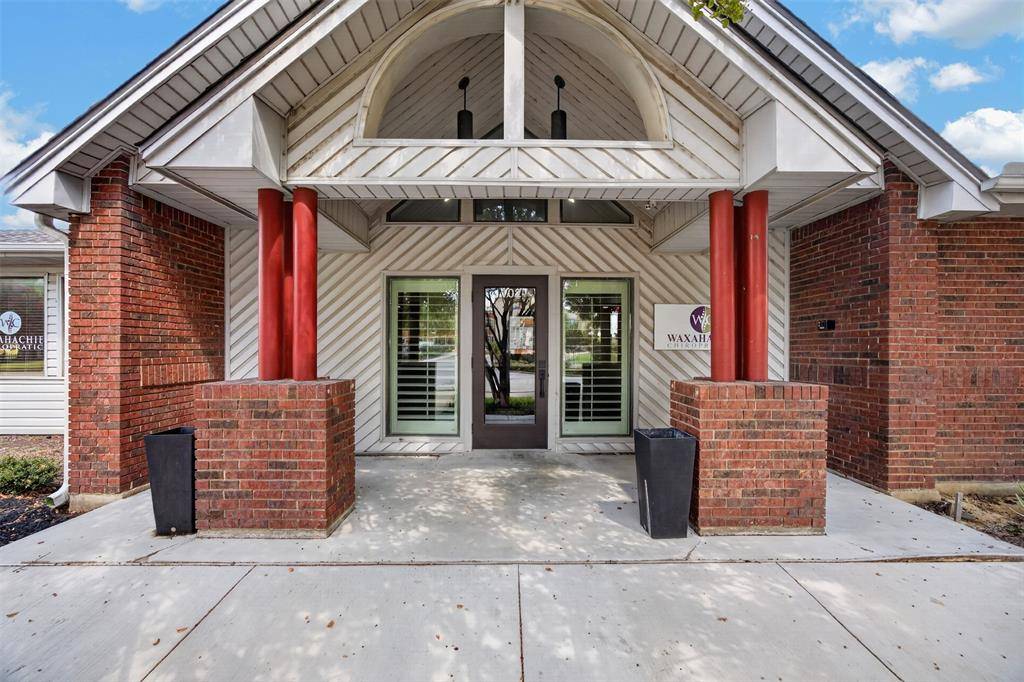 102 Ymca Drive, Waxahachie, TX 75165