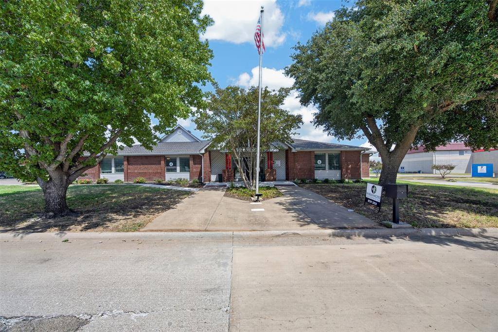102 Ymca Drive, Waxahachie, TX 75165