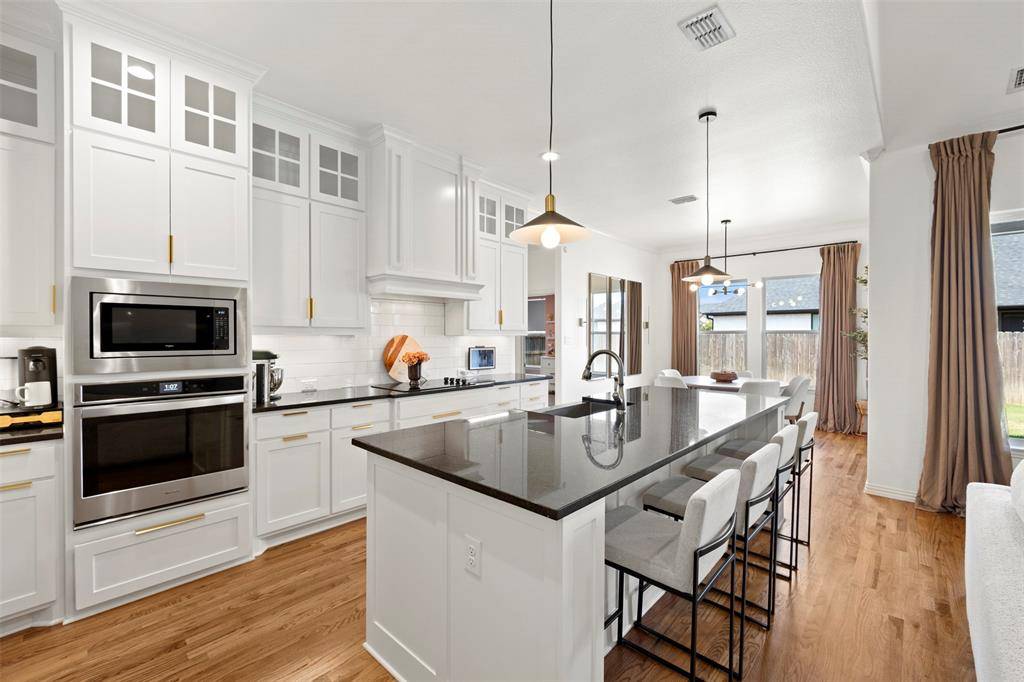116 Steves Way, Waxahachie, TX 75165