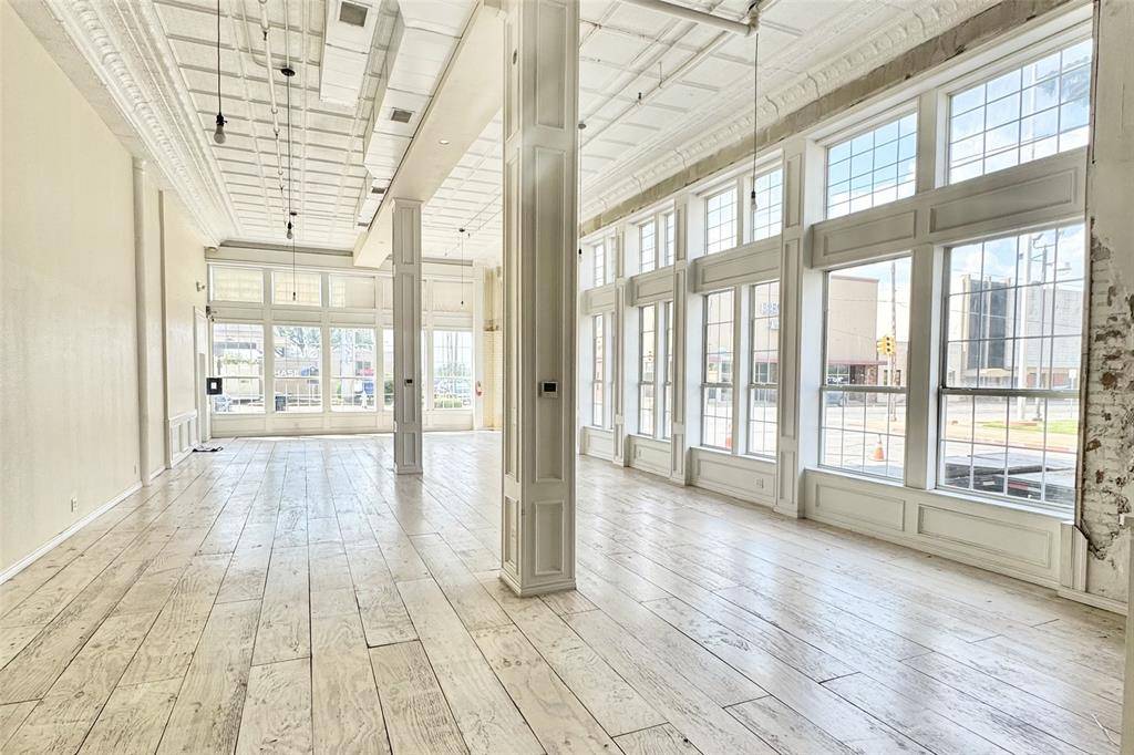225 N Travis #300C, Sherman, TX 75090