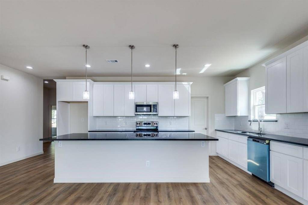 267 Jim Walter Drive, Runaway Bay, TX 76426