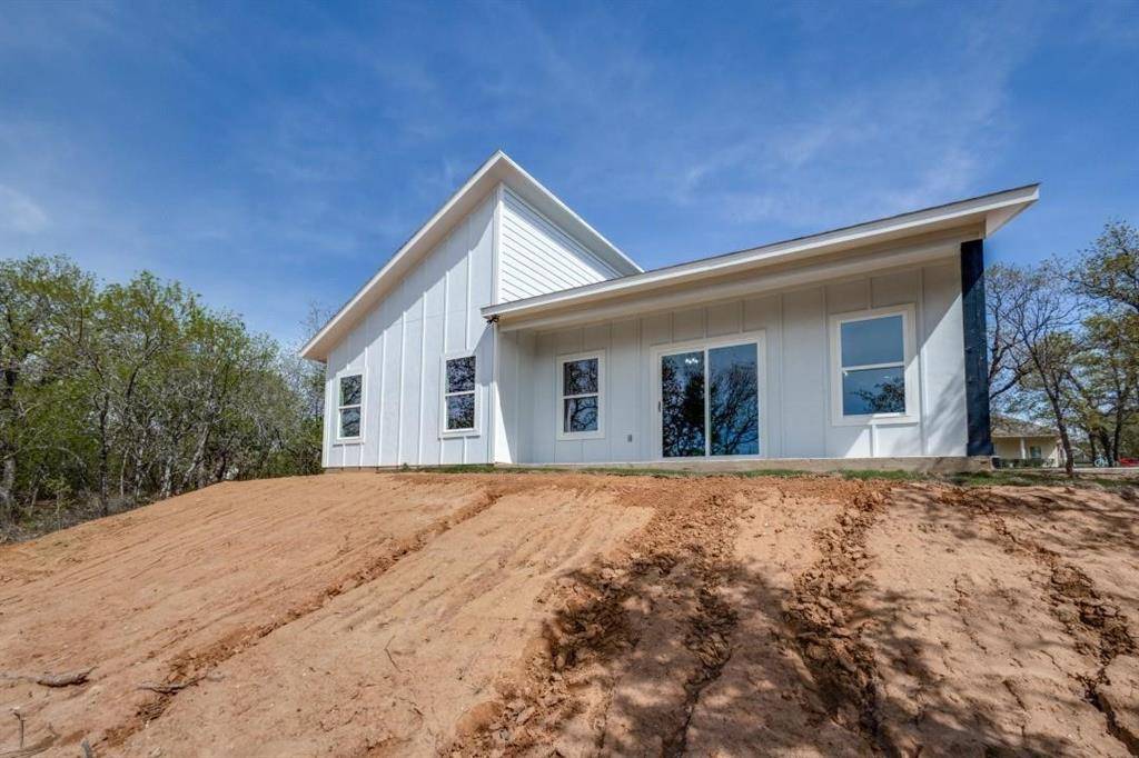 267 Jim Walter Drive, Runaway Bay, TX 76426